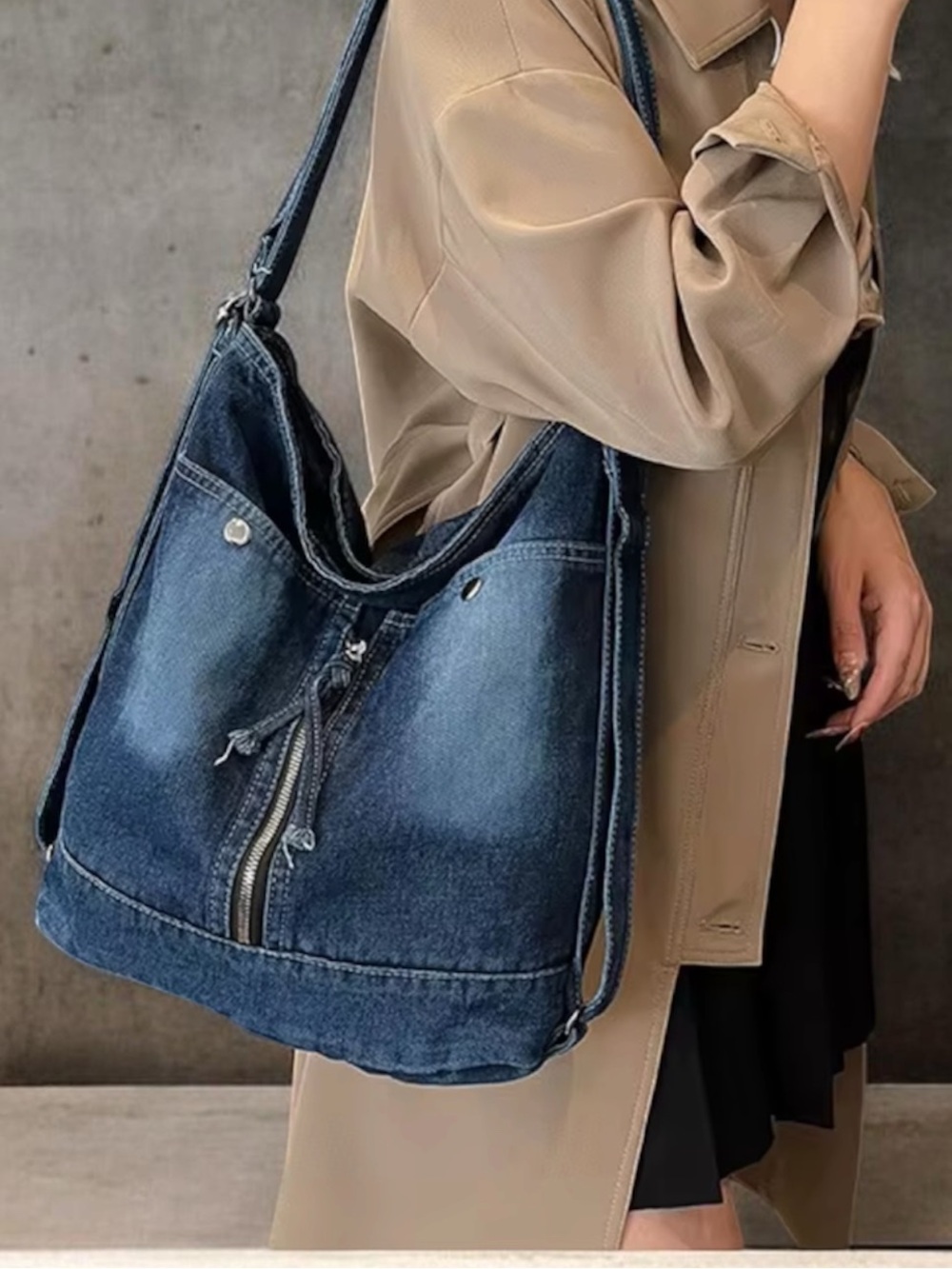 Denim Hobo Shoulder Bag - Dark Blue - Picture 8 of 9